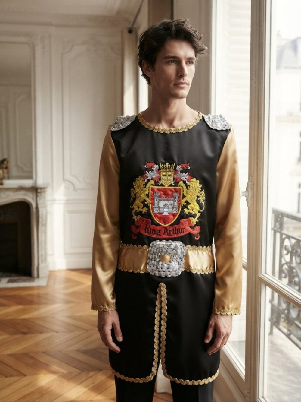 King Arthur Black and Gold Costume Size Large